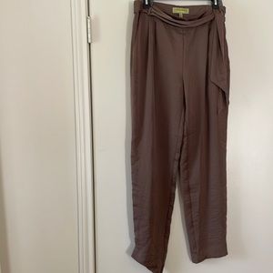 Trousers with belt